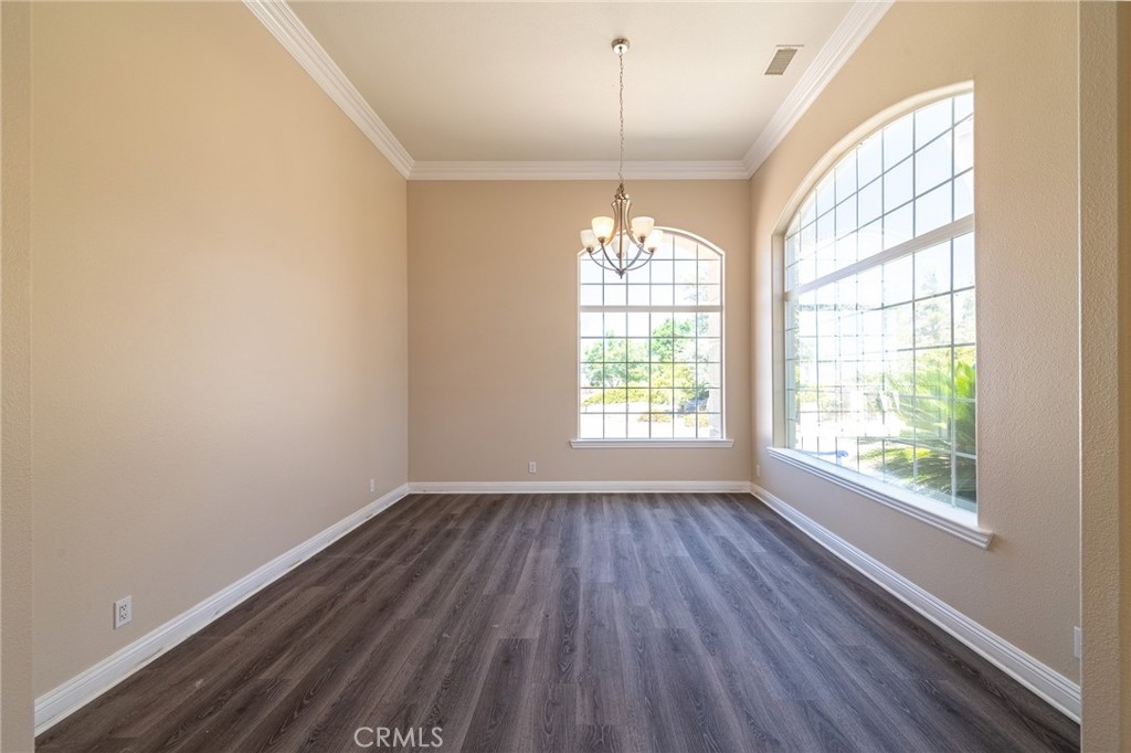 MLS #WS25182200 image #11