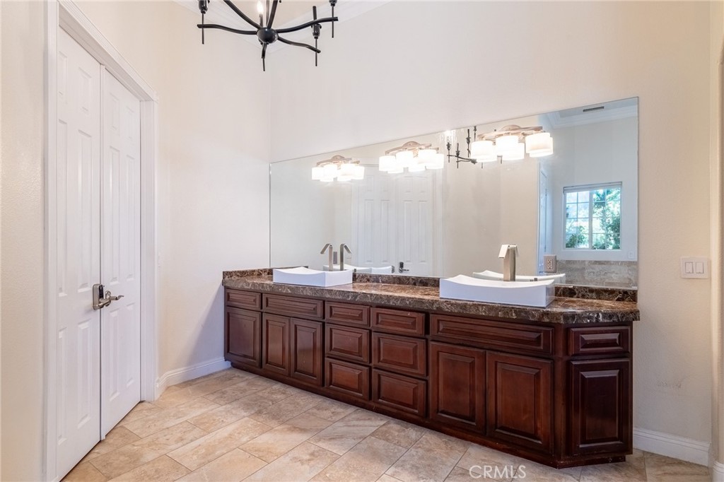 MLS #WS25182200 image #30