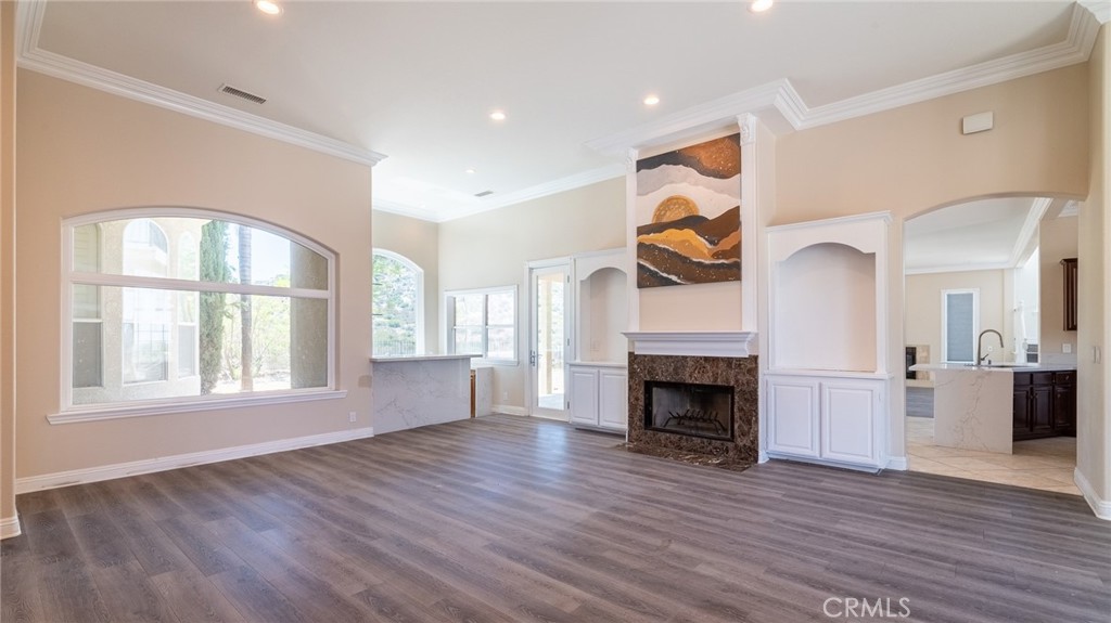 MLS #WS25182200 image #5