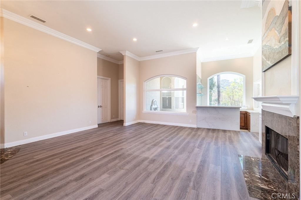 MLS #WS25182200 image #7