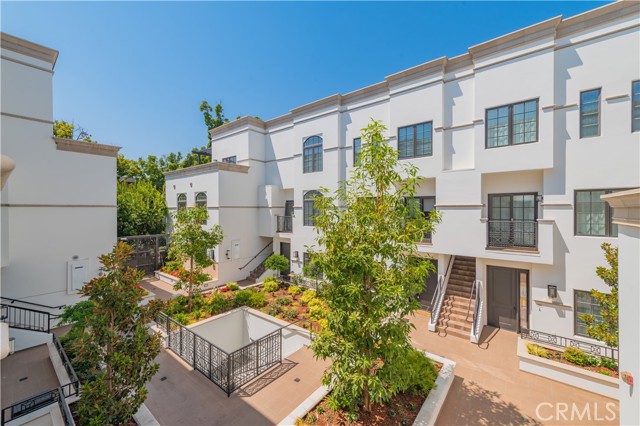 MLS #WS25184128 image #1