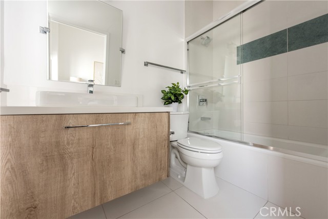 MLS #WS25184128 image #12