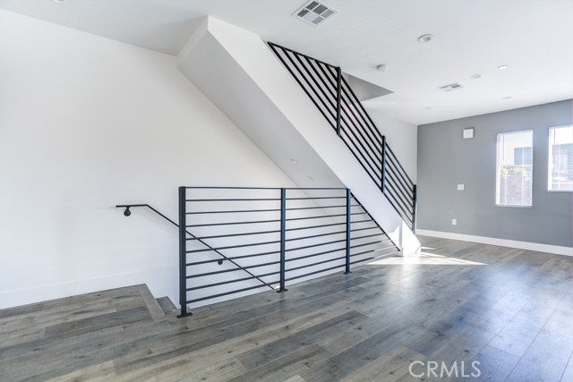 MLS #WS25184758 image #10