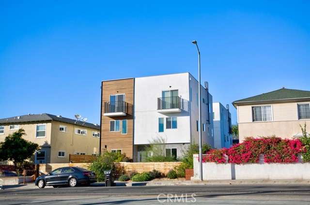 MLS #WS25184930 image #1