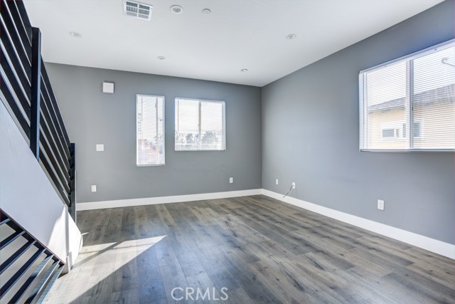 MLS #WS25184930 image #12