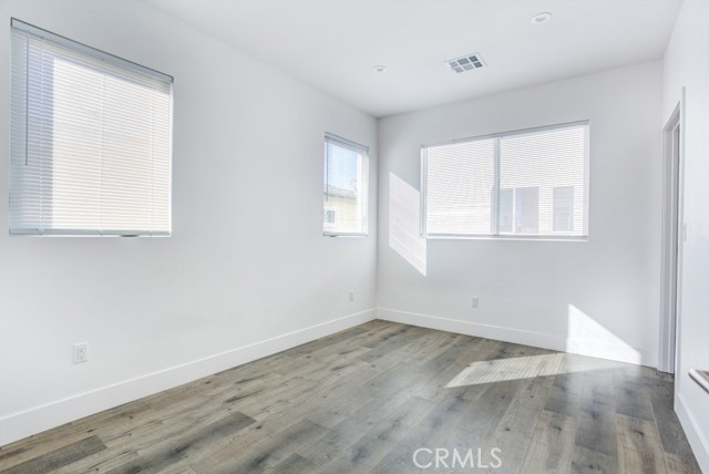 MLS #WS25184930 image #19