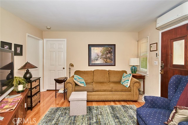 MLS #WS25185431 image #9