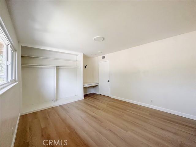 MLS #WS25186052 image #12