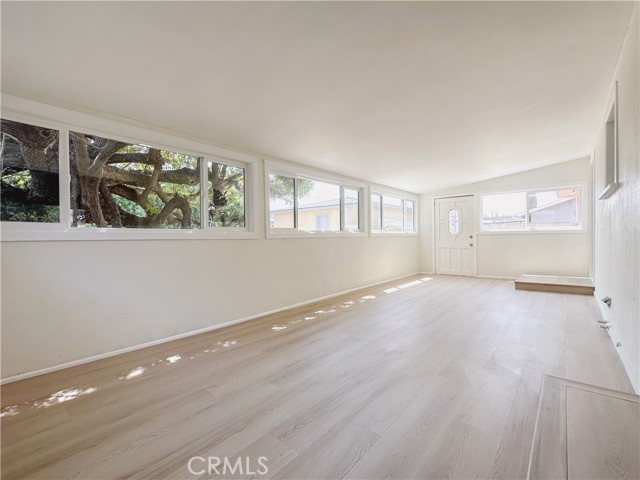 MLS #WS25186052 image #17