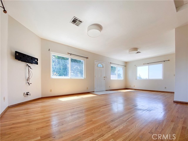 MLS #WS25188144 image #14