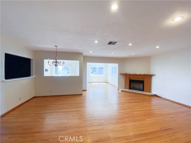 MLS #WS25188144 image #4