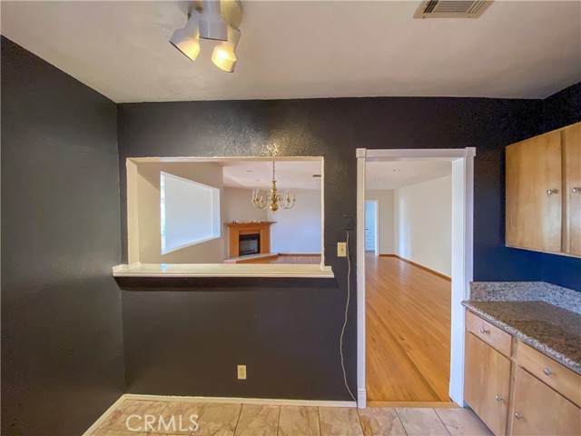 MLS #WS25188144 image #9