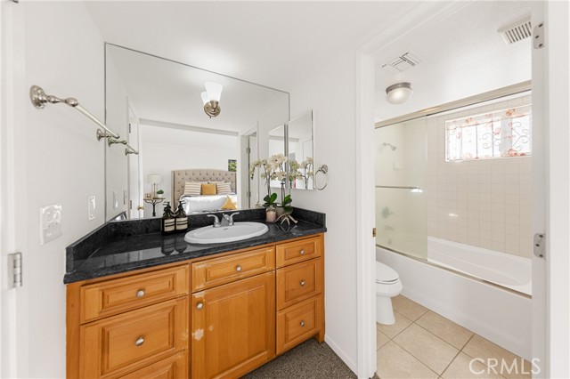 MLS #WS25189246 image #17