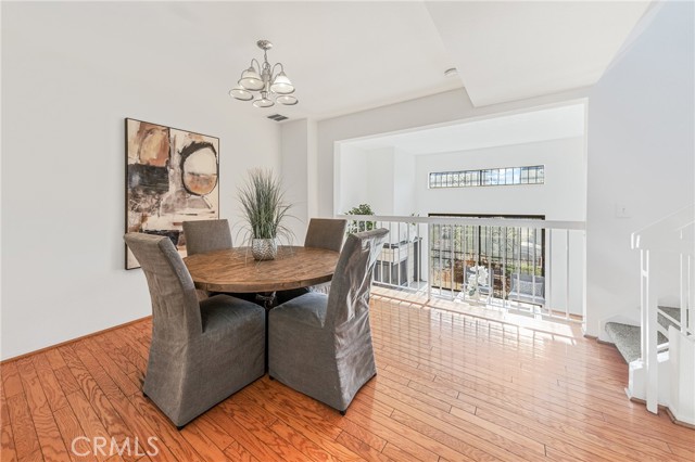 MLS #WS25189246 image #4