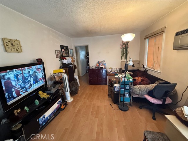 MLS #WS25191928 image #1