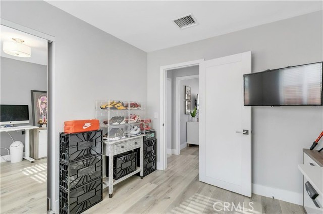 MLS #WS25192117 image #11