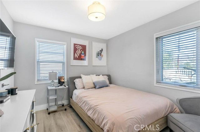 MLS #WS25192117 image #12