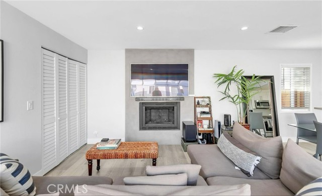 MLS #WS25192117 image #3