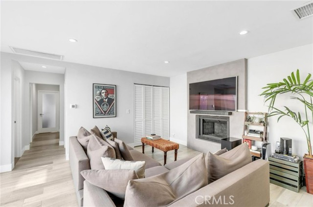 MLS #WS25192117 image #4