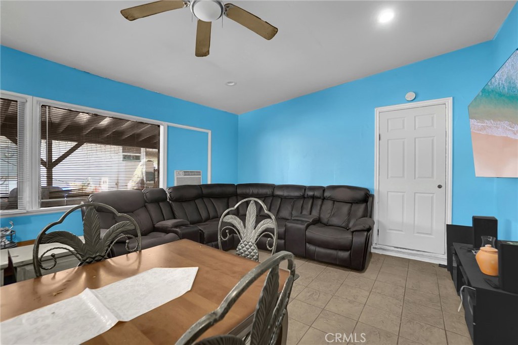 MLS #WS25194897 image #12