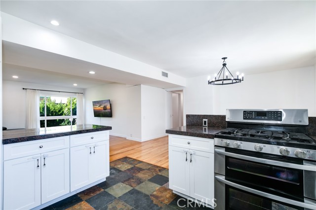 MLS #WS25197636 image #9