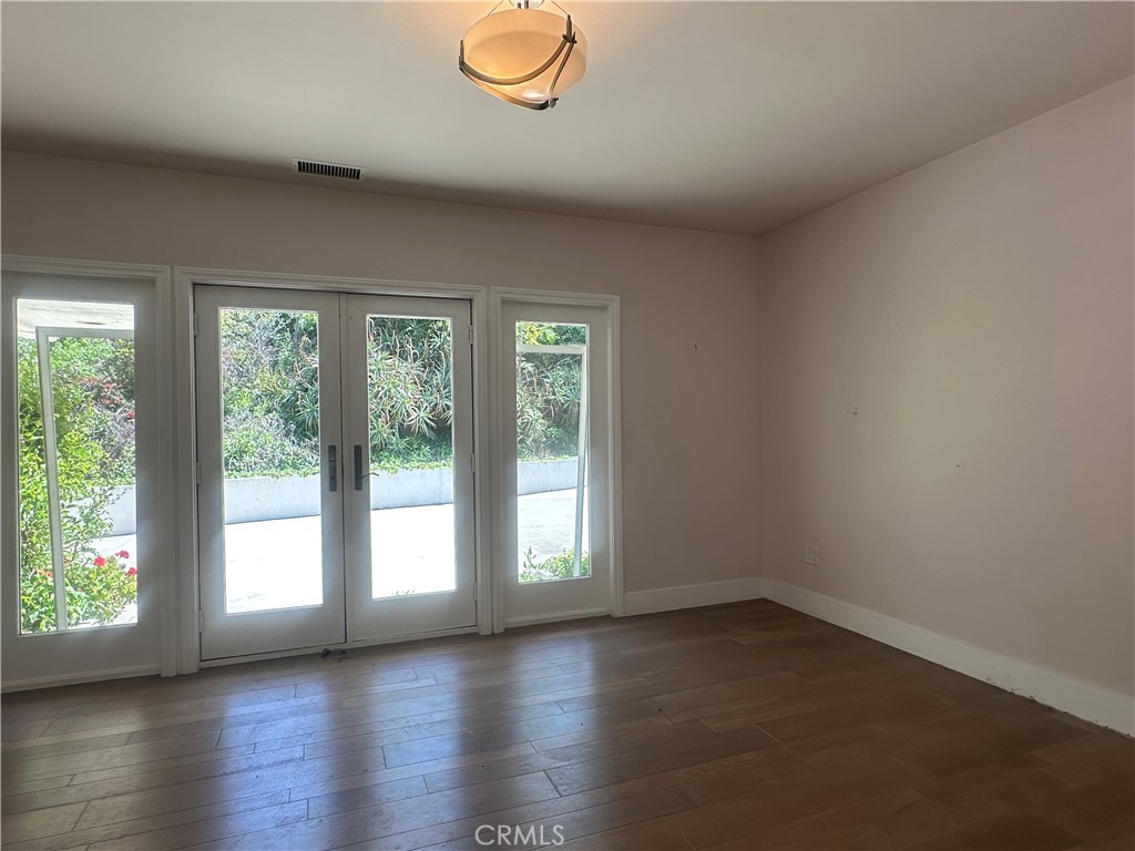 MLS #WS25197866 image #12