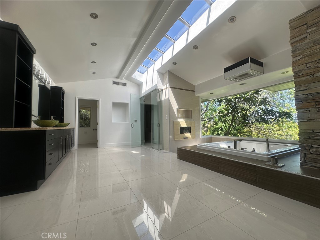 MLS #WS25197866 image #20