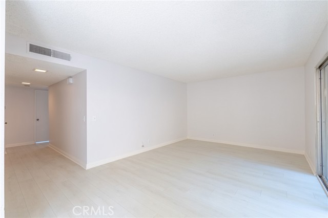 MLS #WS25198490 image #14