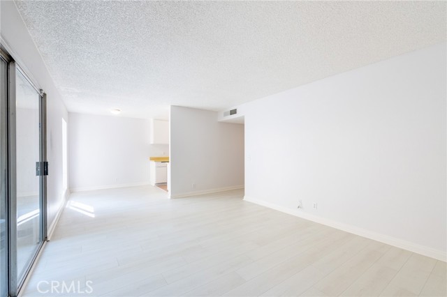 MLS #WS25198490 image #15