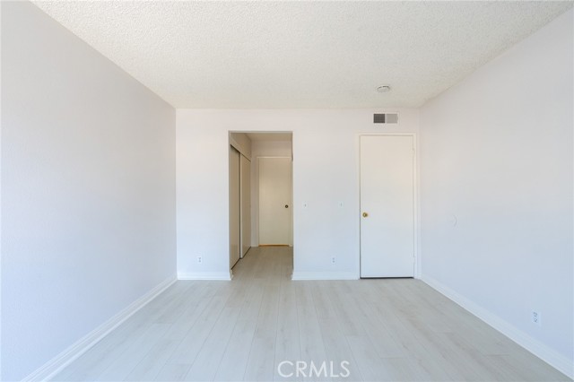 MLS #WS25198490 image #24