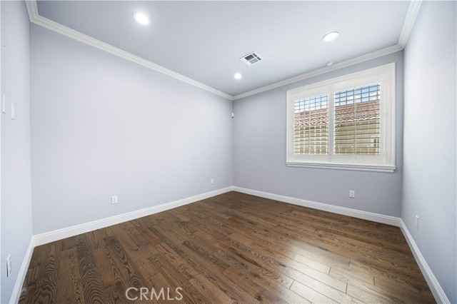 MLS #WS25198946 image #10