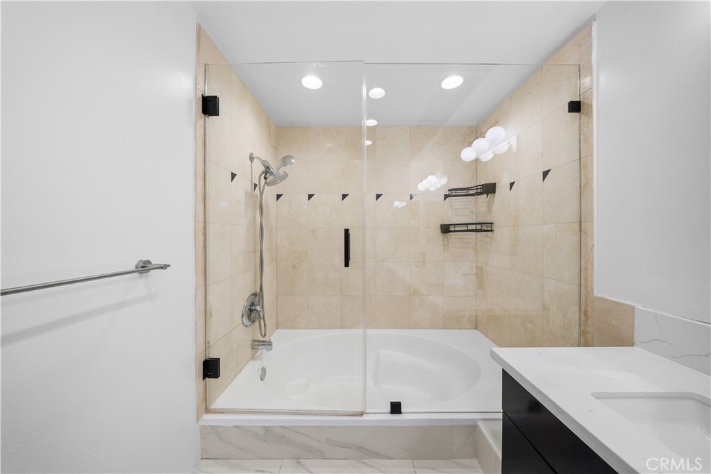 MLS #WS25199016 image #17