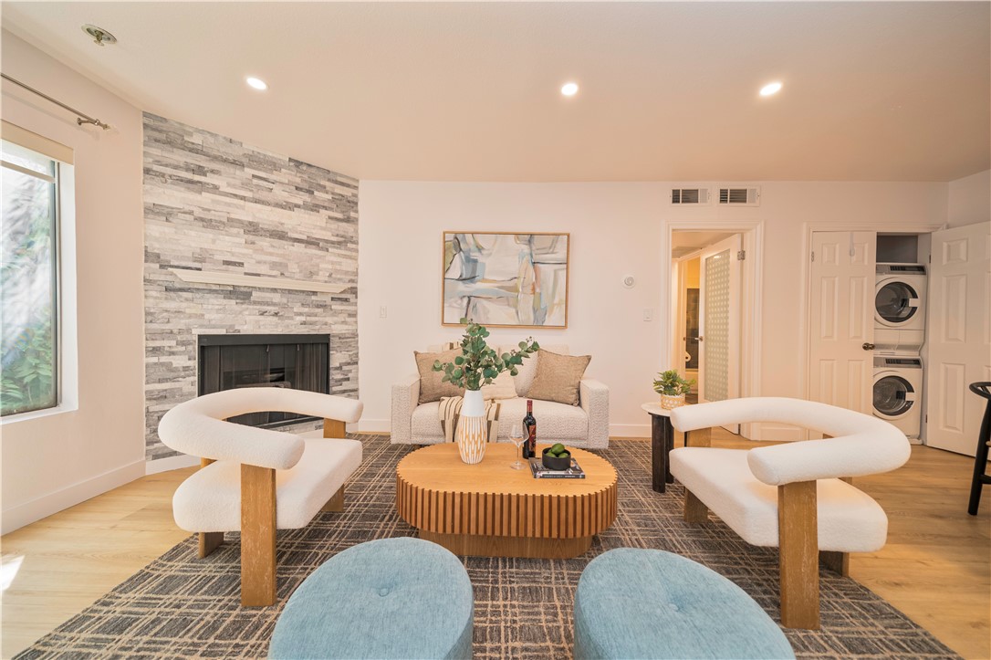 MLS #WS25201086 image #1