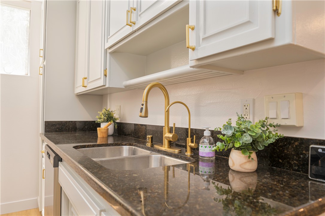 MLS #WS25201086 image #9