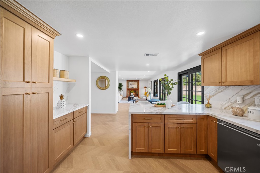 MLS #WS25201818 image #14