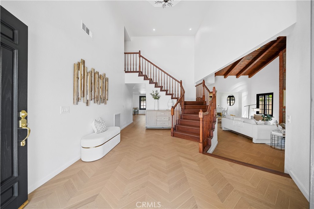 MLS #WS25201818 image #3