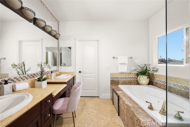 MLS #WS25207529 image #21