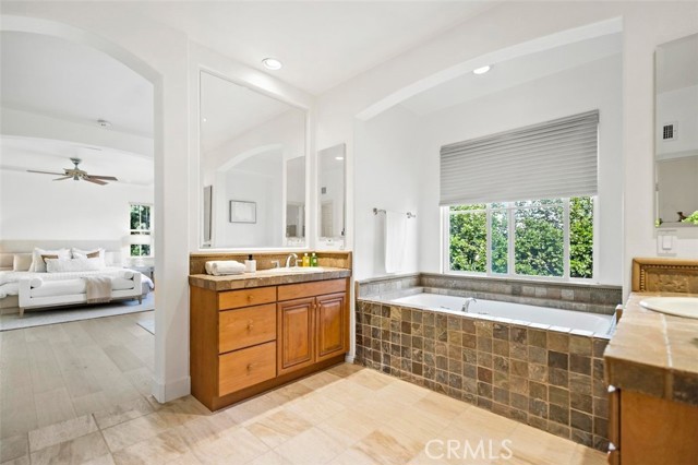 MLS #WS25208159 image #21