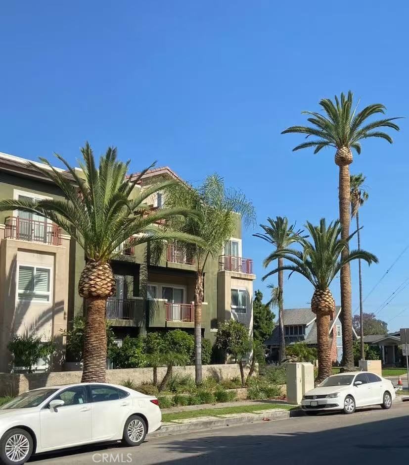 MLS #WS25208623 image #1