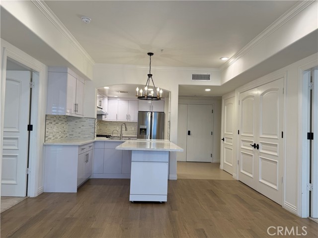 MLS #WS25214146 image #2