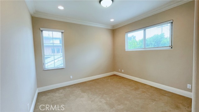 MLS #WS25214352 image #15