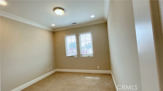 MLS #WS25214352 image #16