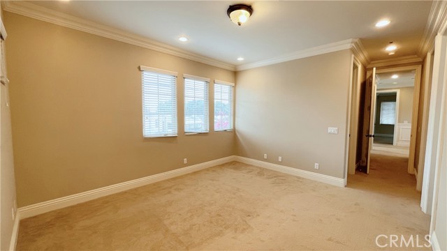 MLS #WS25214352 image #18