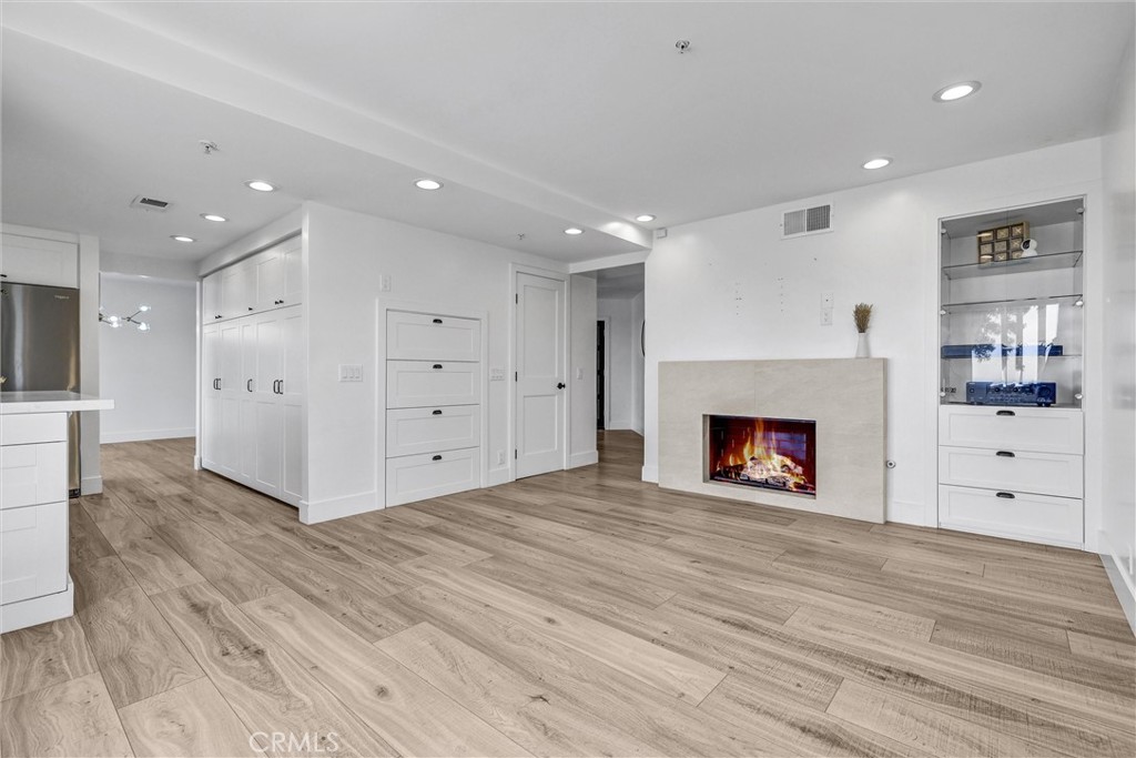 MLS #WS25215159 image #24