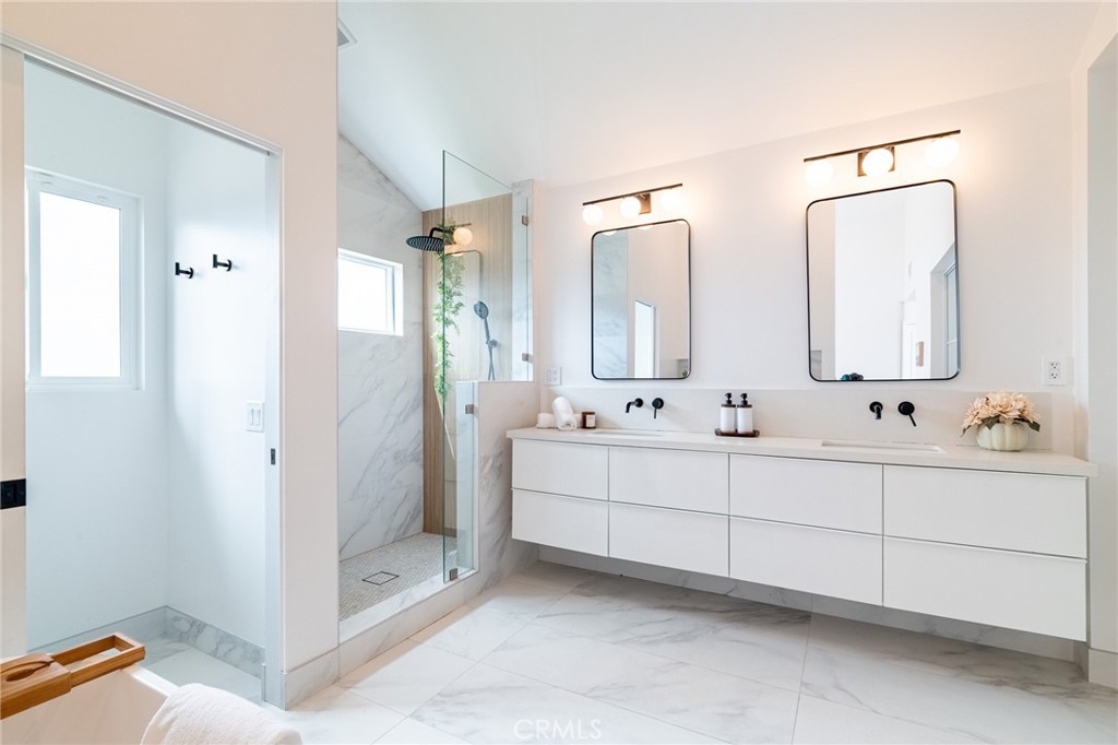 MLS #WS25215159 image #38