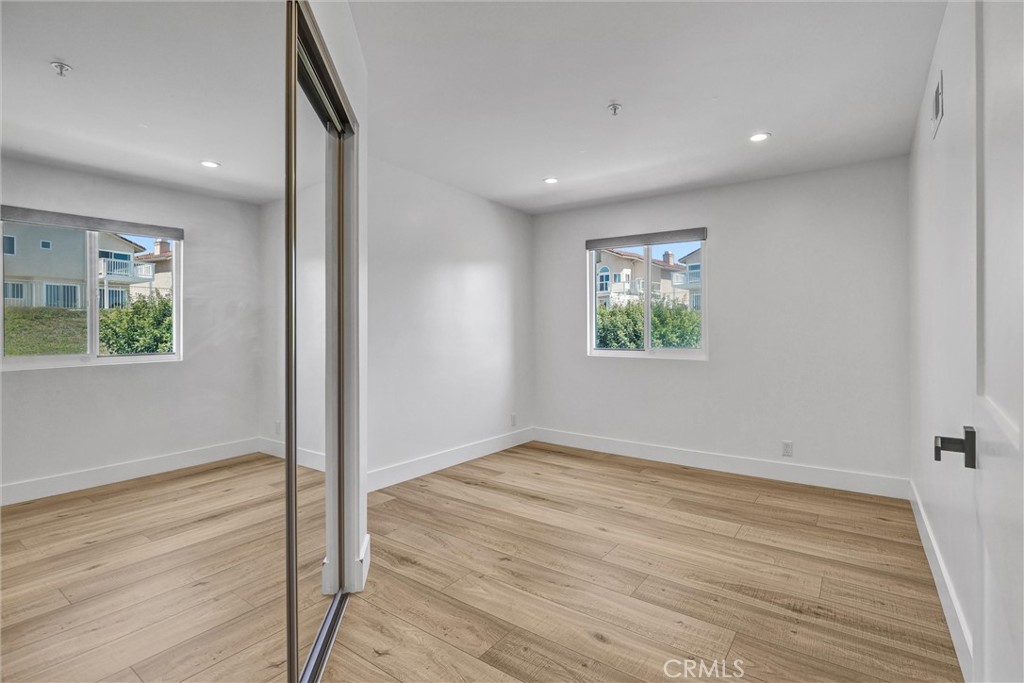 MLS #WS25215159 image #50