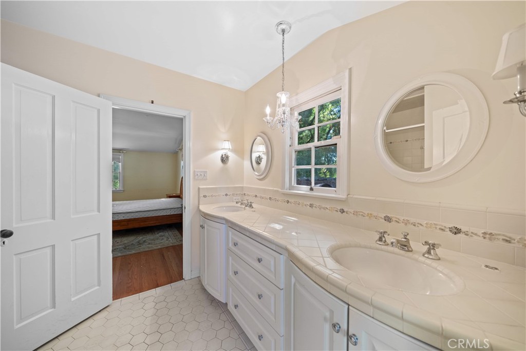 MLS #WS25215314 image #37