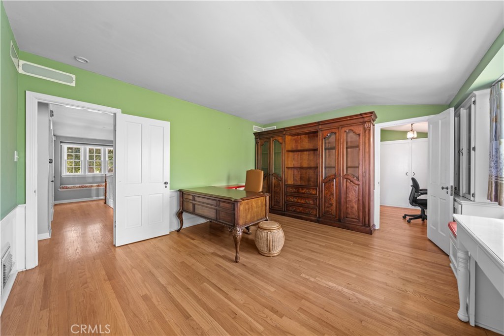 MLS #WS25215314 image #40