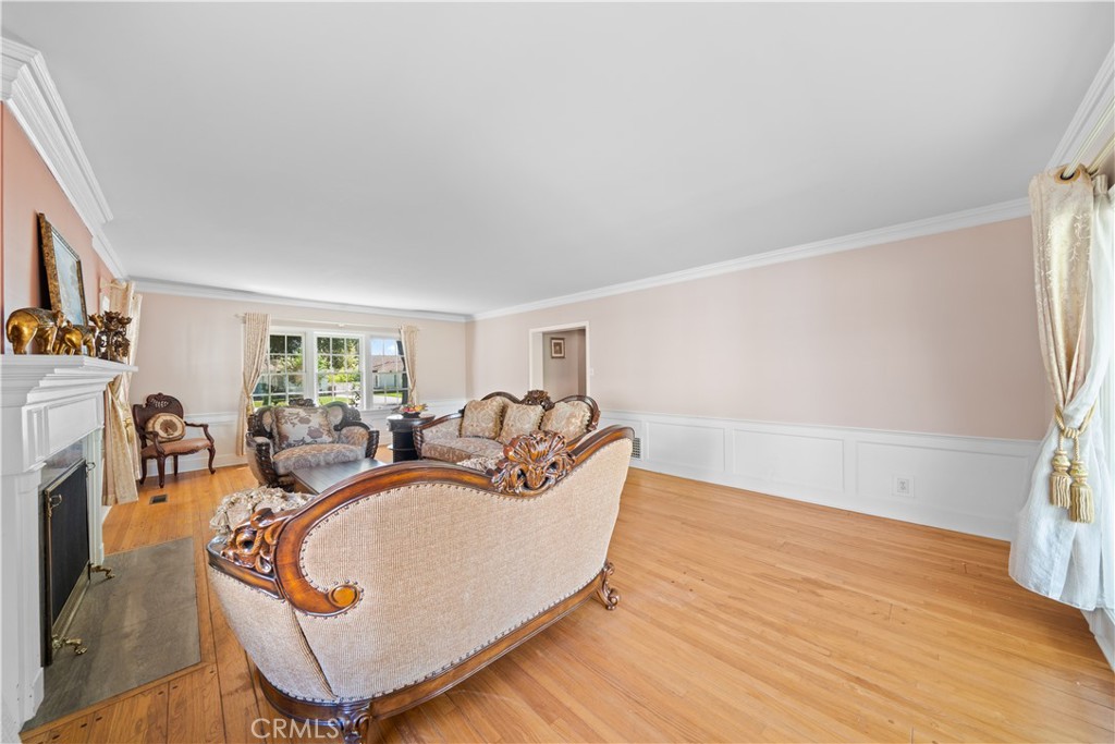 MLS #WS25215314 image #9