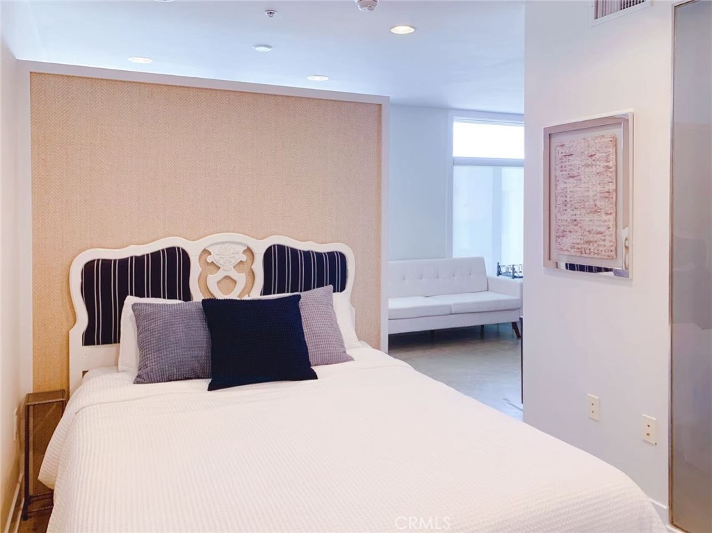 MLS #WS25215442 image #8